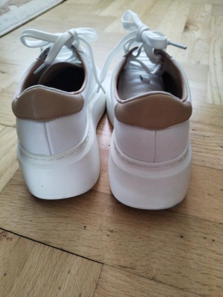 Botasky na platforme, 38