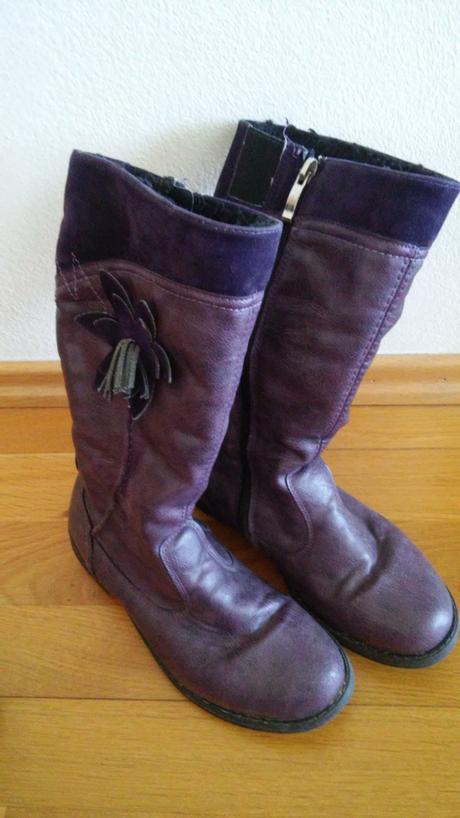 Fialové čizmy, 36