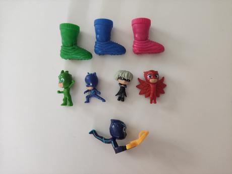 Hrdinovia pj masks z kinder joy, 