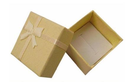 Darčeková krabička bledo žltá,