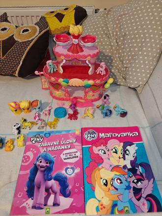 My little pony domček+ koníky+ zošity,