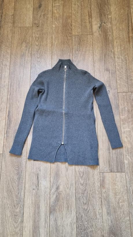 Sivý svetrík na zips, lindex,146