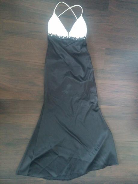 Dlhe spolocenske saty, 38