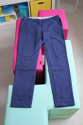 Zaujimave modre elegantno-sportove nohavice, s