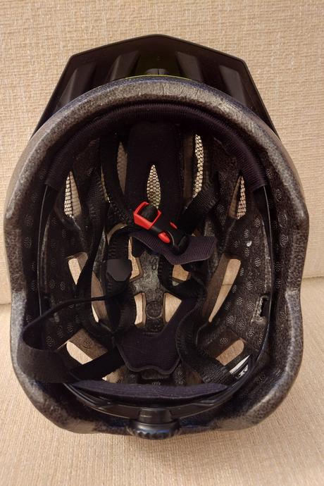 Prilba cyklistická, s