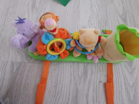 Hrací pultík macko pú a priatelia, 