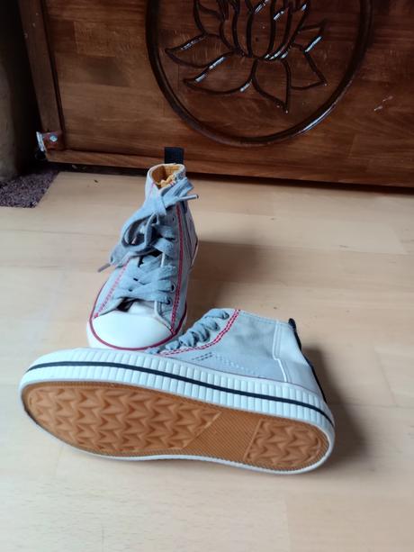 Tenisky, reserved,29