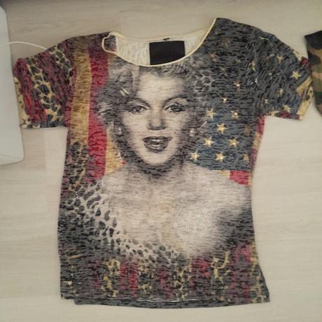 Zánovné dámske tričká veľkosť m,l cena 5e/ks, l