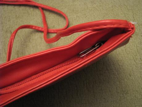 Malá červená kabelôčka,