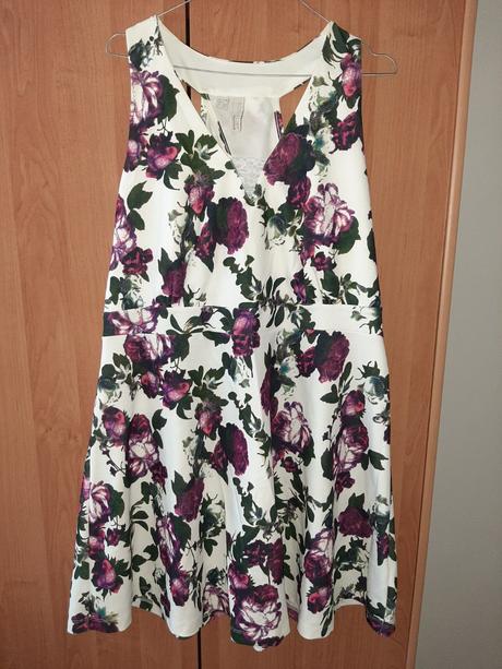 Spoločenské šaty, 44