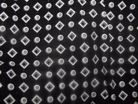 Čierna vzorovaná balónová suknička, 104