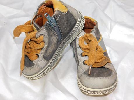 Kvalitne kožene topanky,na boku zips, bama,21