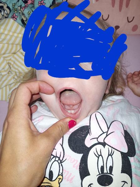 Neviete, čo to má dcérka na jazyku?