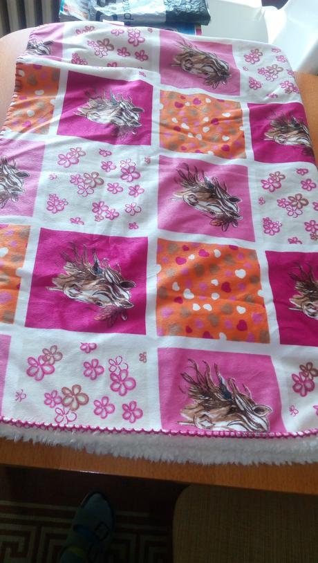 Teplá deka s krásnym motívom, 