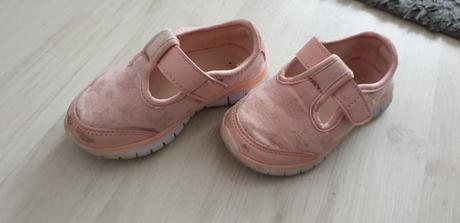 Ľahké tenisky č.23, 23