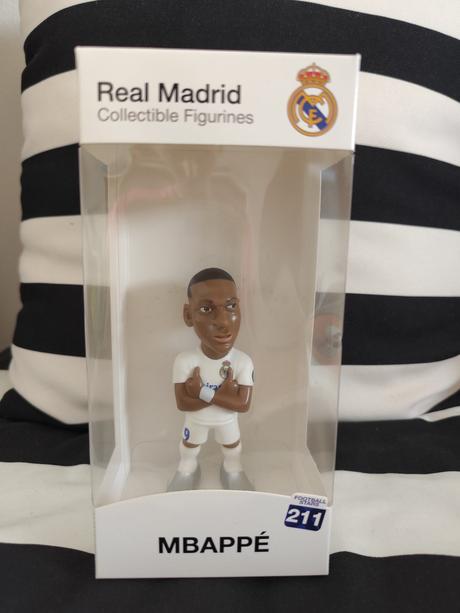 Zberatelska figurka mbappé, 