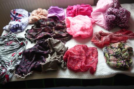 Balík šály a šatky, l