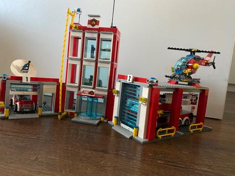 Lego hasičsská stanica 60110,