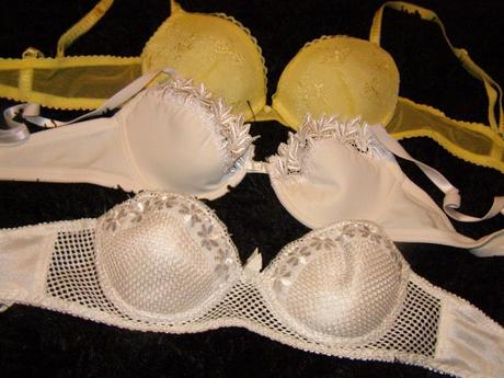 Amisu žlto zlatá podprsenka a ďalšie dve ako bonus, s