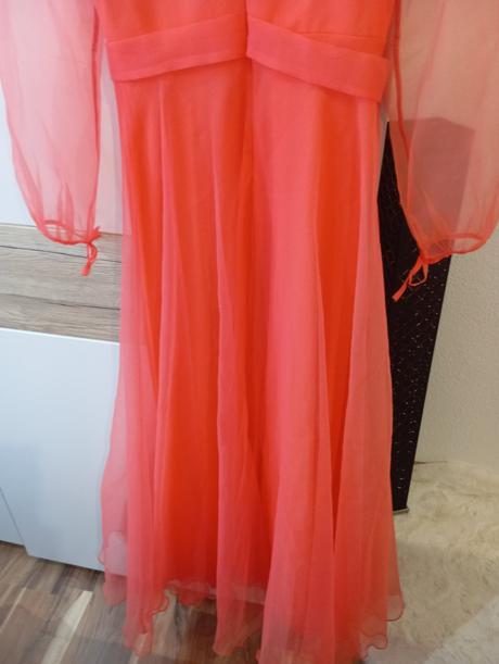 Spoločenské šaty, l