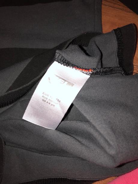 1x oblečené predĺžené tričko 128/134, colours of the world,128