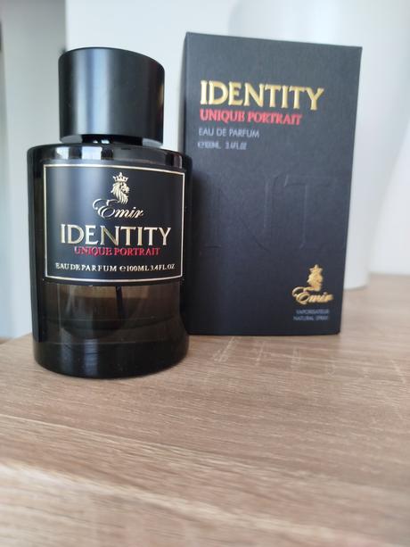 Paris corner identity unique portrait, 