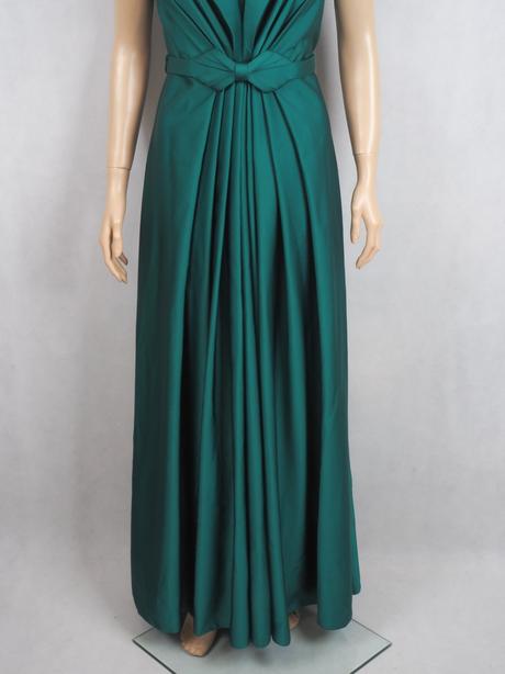 Kvalitné spoločenské šaty, 40