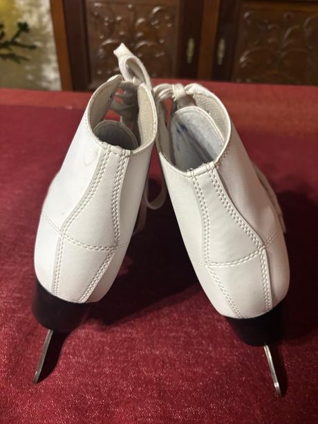 Dievčenské korčule 39/40, 39