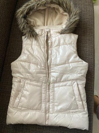 Moderná vesta s kapuckou, f&f,152