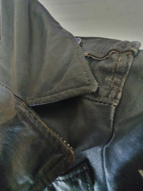 Predám pánsku koženú bundu motorkárskeho štýlu, l