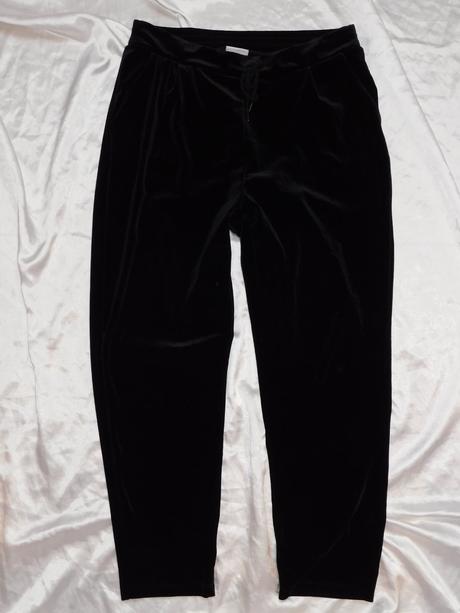 Vila kvalitne velurove nohavice, 42