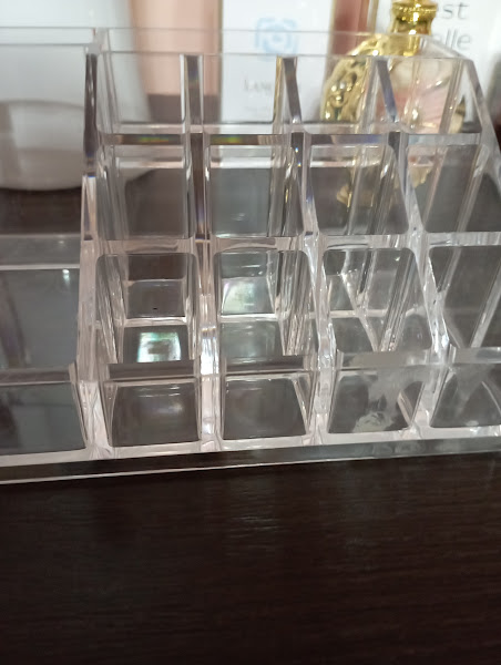 Organizér na kozmetiku,