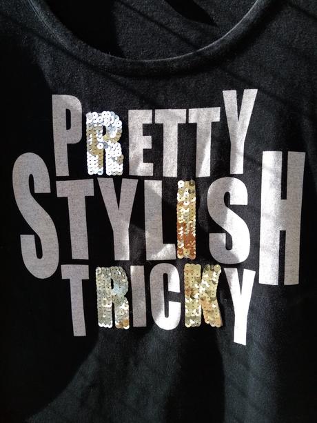 Čierne krátkorukávkové tričko s flitrovými nápismi, new yorker,m