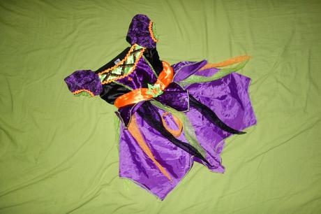 Saty pre carodejnicu tu,