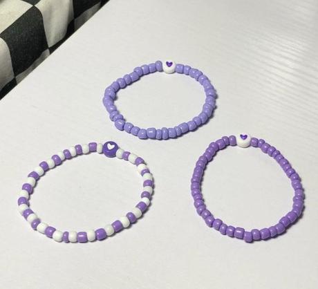 Ručné pletené náramky, 