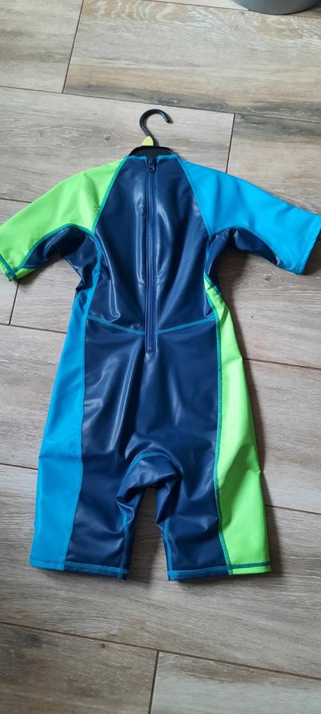 Detská krátka neoprénová kombinéza do vody, 