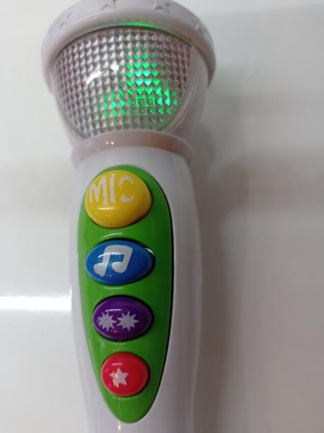 Veľký mikrofón zvukovy,