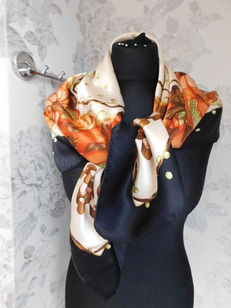 Kvalitná elegantná hodvabna šatka, l