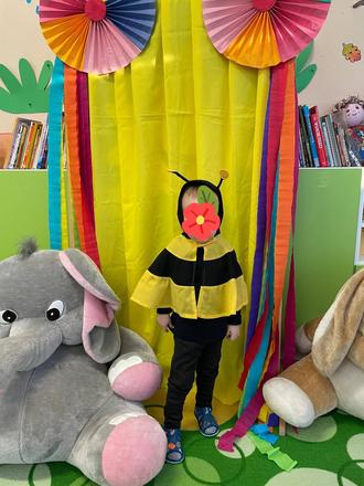 Kostým na karneval čmeliak, 