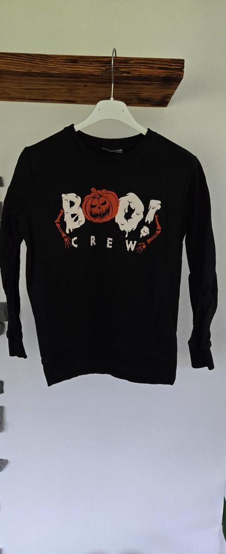 Mikina a tepláky, 140