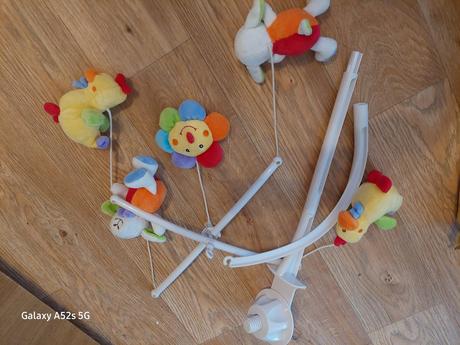 Kolotoč nad postieľku, 