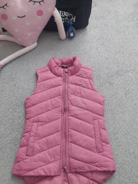 Dievčenská vesta, 128