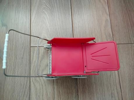 Retro kovový kočík pre bábiky,