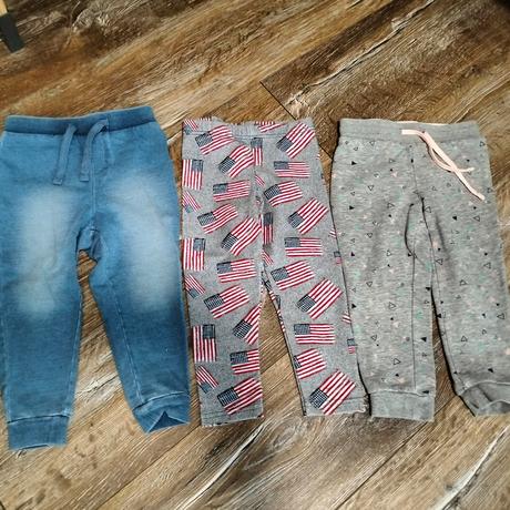 Tepláky a jedny legíny, 92