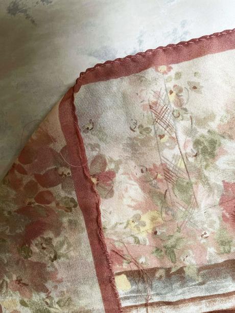 Ľahúčka šatka, l