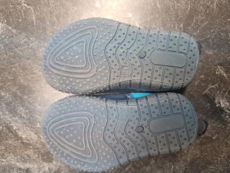 Topánky do vody, 21