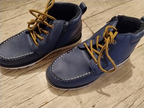 Poltopánky, reserved,37