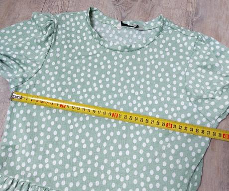 Bledozelené bodkované šaty, stradivarius,s