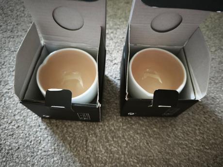 Nescafé šálky,