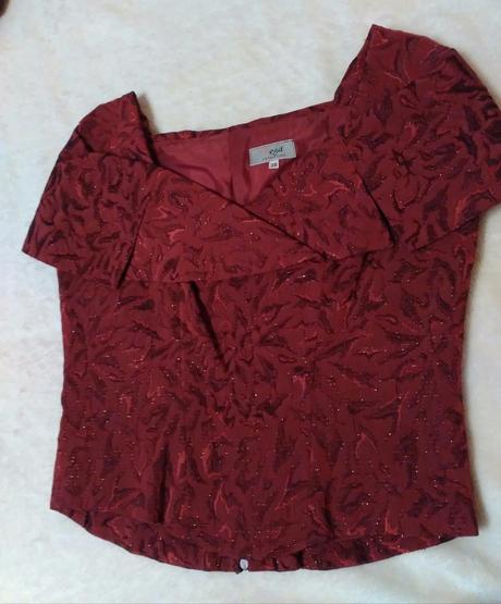 Spoločensky komplet, 38